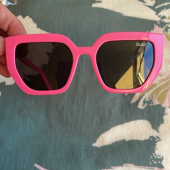 Quay Polarized Hot Pink Geometric Cat Eye Sunglasses - Picture 8 of 8